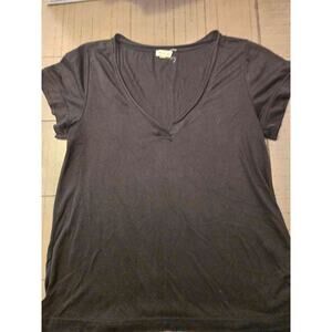 POL Black V-Neck Short Sleeve T-Shirt Women's Size small.